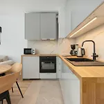 Stylish In A Modern Development Parking & Balcony By Renters * Gdańsk