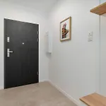 Stylish In A Modern Development Parking & Balcony By Renters Appartement *