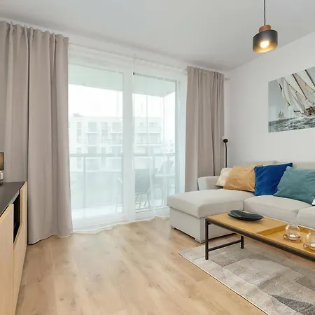 Stylish In A Modern Development Parking & Balcony By Renters