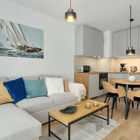 Daire Stylish In A Modern Development Parking & Balcony By Renters