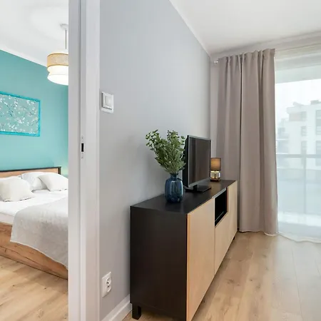 Stylish In A Modern Development Parking & Balcony By Renters Apartment Danzig