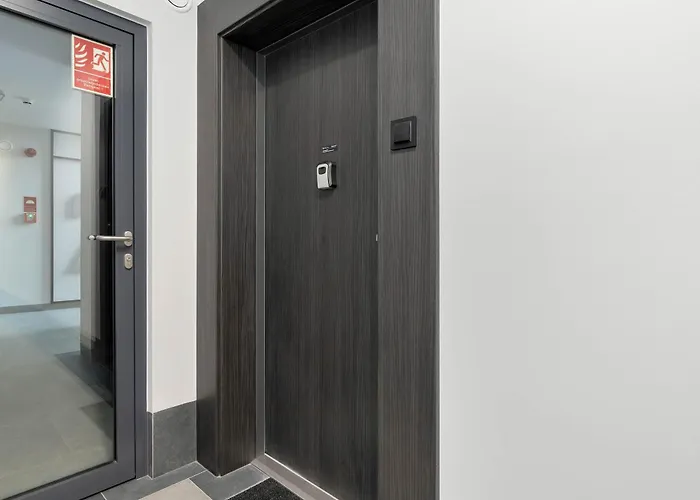 Stylish In A Modern Development Parking & Balcony By Renters Lägenhet Gdańsk